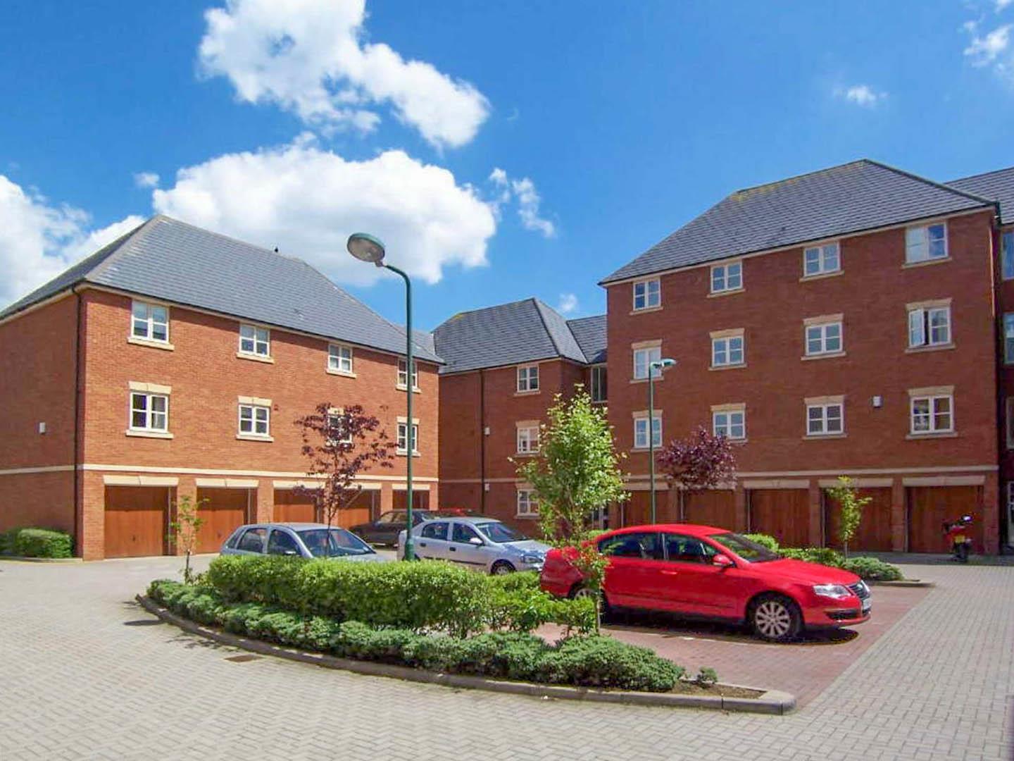 3 bed property in Vernier Crescent, Milton Keynes